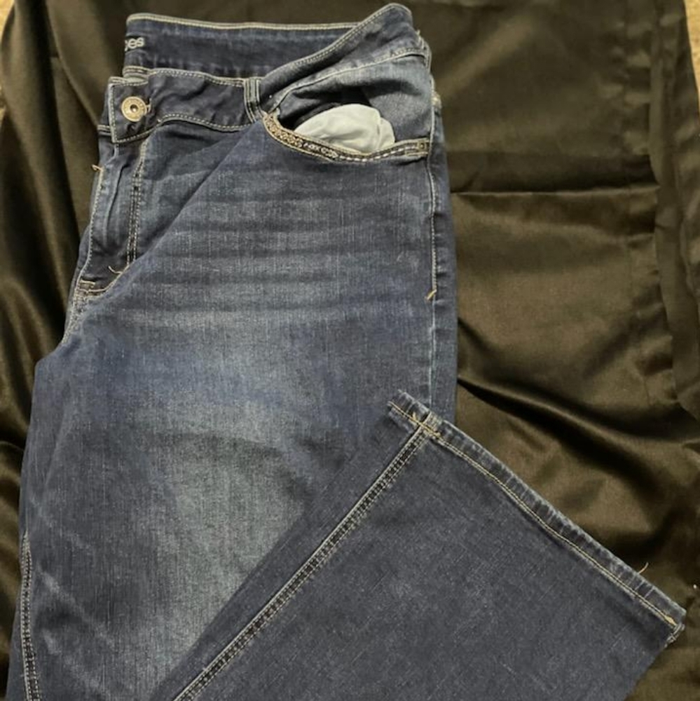 MAURICES  flared blue jeans
